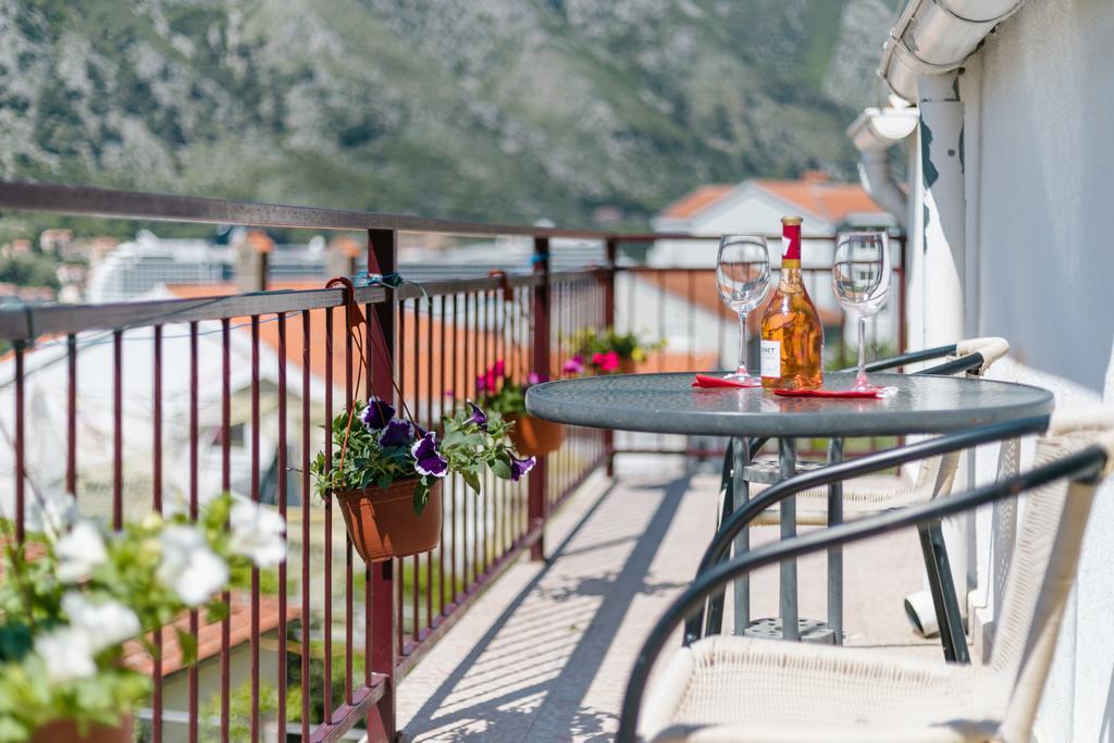 Apartments Feniks Kotor Exterior photo
